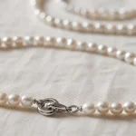 Collier perle eau douce blanc nacré, longueurs à comparer et monture